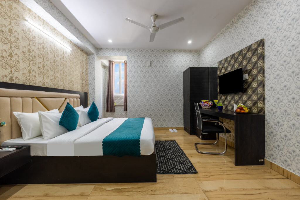 Hotel Castle Villa Dwarka | Closest Budget Stay to Yashobhoomi Expo Centre
