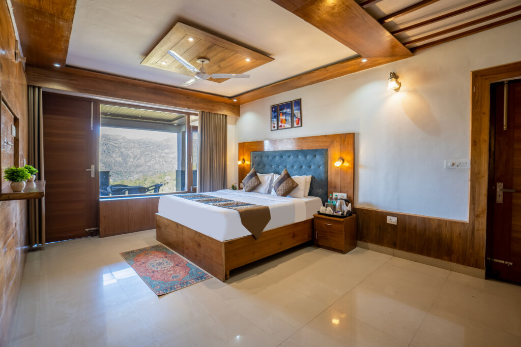 the castle villa kasauli bedroom