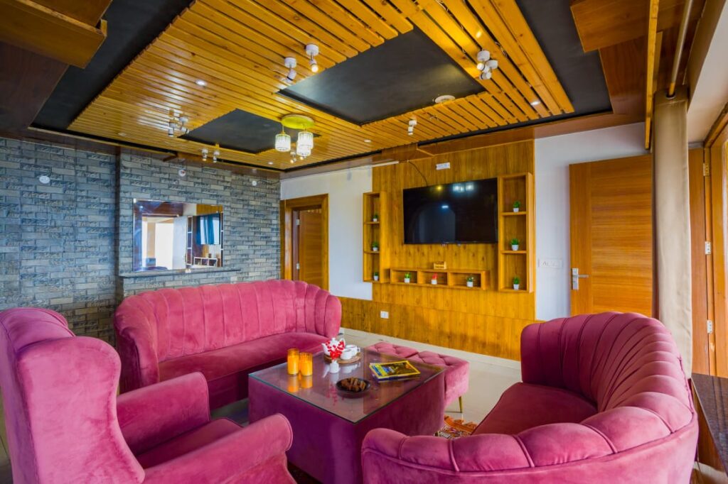 the castle villa kasauli