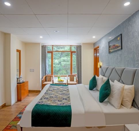 Deluxe room - luxury hotel in Kufri under 1000 for couples Luxury hotel in Kufri under 1000 for couples - Bedroom Interior